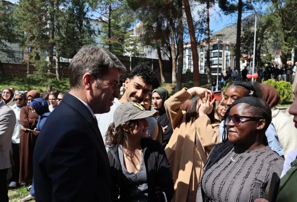 Amasya’da Nevruz Ateşi Yandı, Coşku Kampüsü Sardı