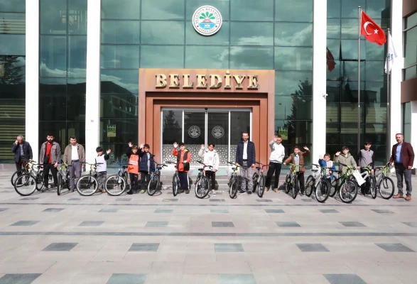 Suluova’da Karne Hediyesi: Pedallar Başarı İçin Döndü!