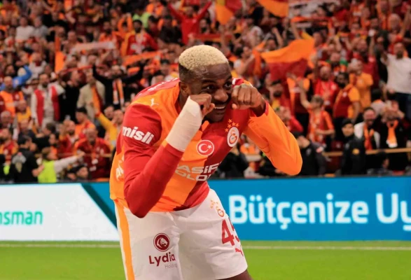 Galatasaray Derbiyi Farklı Kazandı Şampiyonluk Şarkıları Çalmaya Başladı