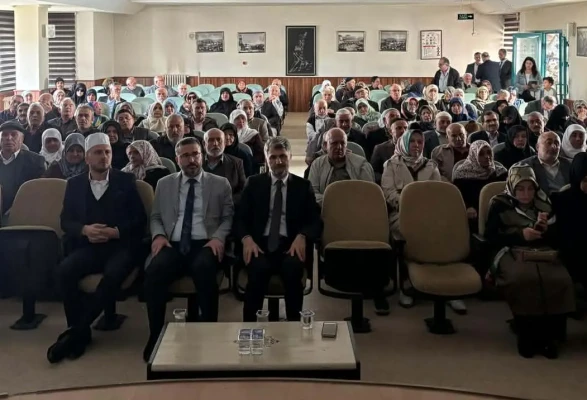 130 Kişilik Dev Katılım: Merzifon'da Hac Semineri Gerçekleşti