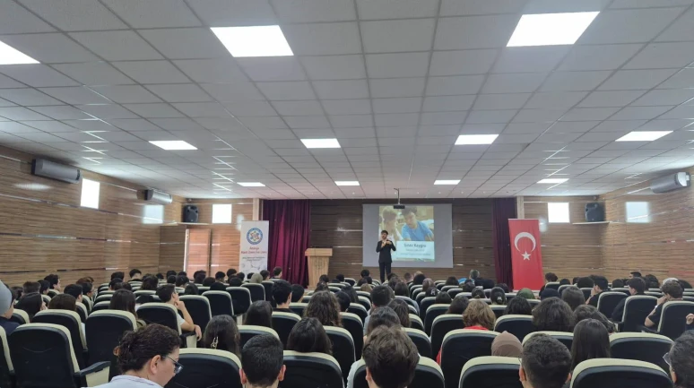 Macit Zeren Fen Lisesi Öğrencilerine “Sınav Kaygısı” Semineri
