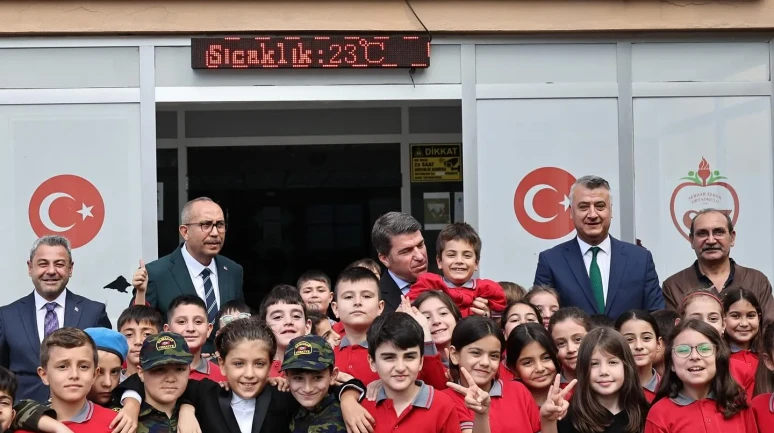 Vali Bakan, Eslem’in Cumhuriyet Davetini Geri Çevirmedi