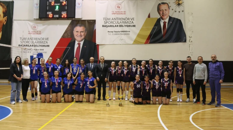 Amasya’da Yıldız Kızlar Voleybol İl Birinciliği
