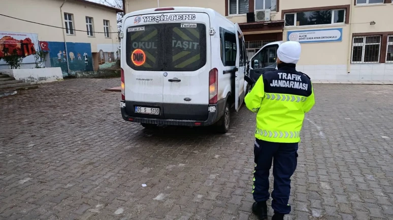Merzifon’da Okul Servislerine Jandarma Denetimi