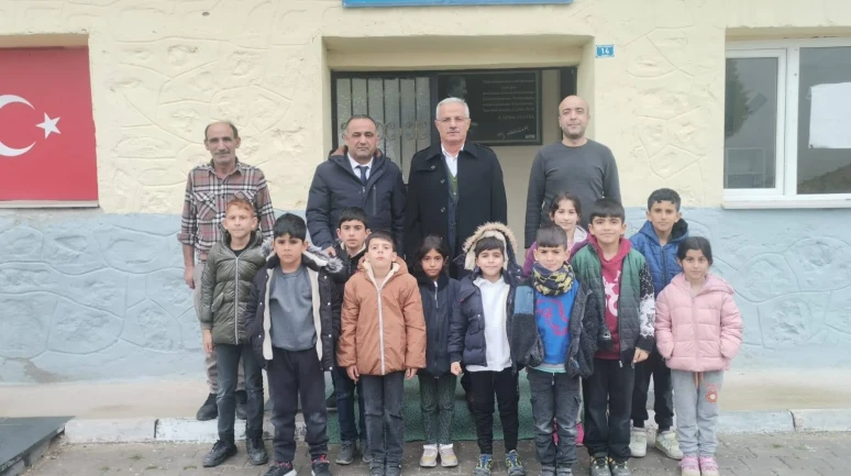 Ahmet Yozgat’tan Köy Okulu Ziyareti