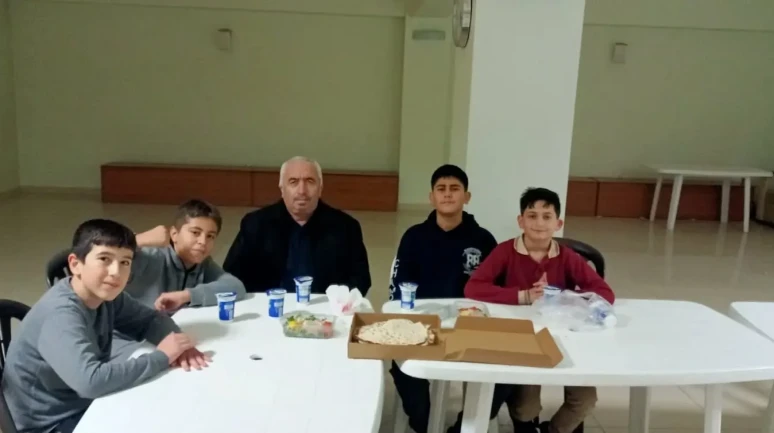 Merzifon’da Gençler Camide Buluştu