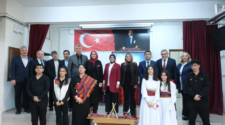 “Sevginin Dili Cicim Dokumada” Sergisi ve Paneli Amasya’da Gerçekleştirildi