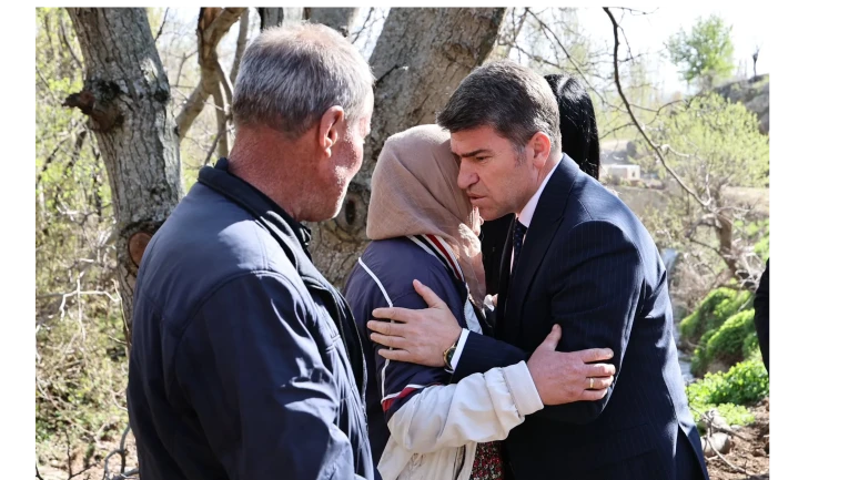 Vali Bakan'dan Yangınzede Aileye Ziyaret: “Devlet Her Zaman Yanınızda”