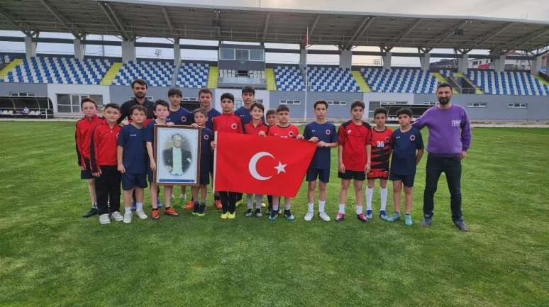 Genç Sporcular Bayramlarını Kutladı