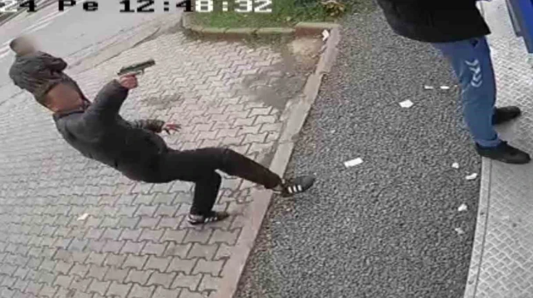 ATM’den para çekerken öldürülen gencin vurulma anının güvenlik kamera görüntüleri ortaya çıktı