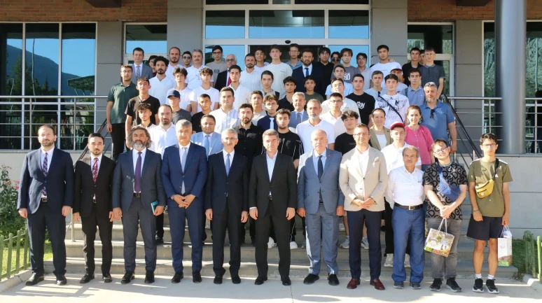“Türkiye Yüzyılı’nda Maziden Atiye” Amasya Kampı Coşkulu Bir Törenle Sona Erdi