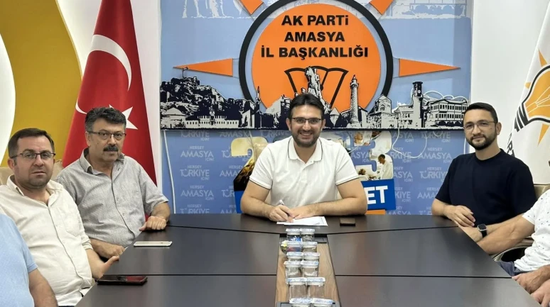 AK Parti Amasya Merkez İlçe Yönetim Kurulu Haftalık Toplantısını Gerçekleştirdi