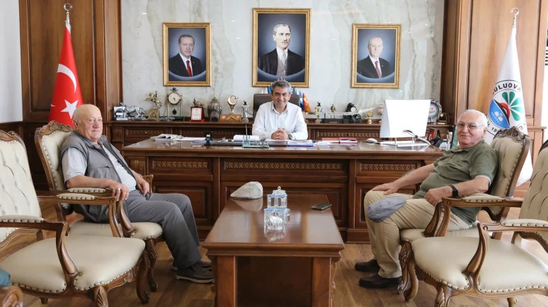 Başkan Uzun’a Ziyaret: Turan Çavdar ve Ümit Özeke'den Nezaket Buluşması