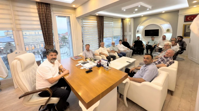 AK Parti Merzifon İlçe Teşkilatı Haftalık Yönetim Kurulu Toplantısını Gerçekleştirdi