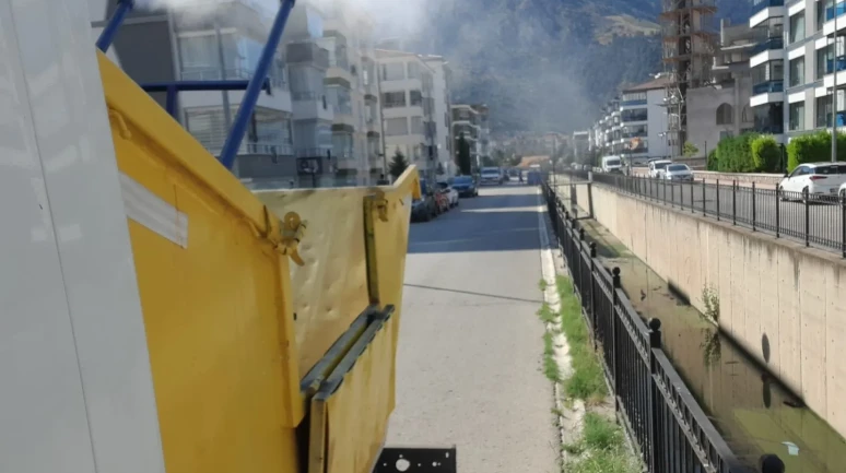Amasya Belediyesi’nden Haşerelere Karşı Etkin Mücadele: İlaçlama Çalışmaları Sürüyor