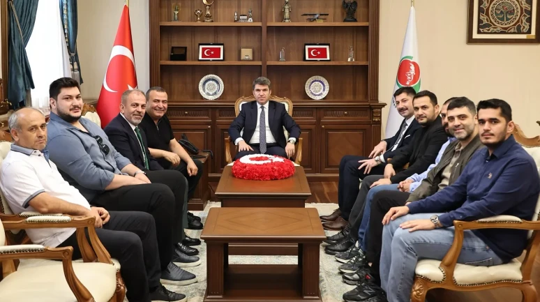 Amasyaspor Başkanı Şükrü Derici’den Vali Önder Bakan’a Ziyaret