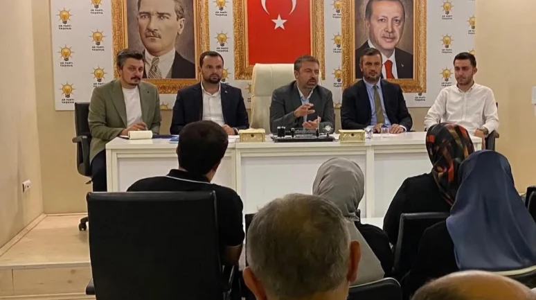 Taşova’da Köy ve Mahalle Başkanlarıyla İstişare
