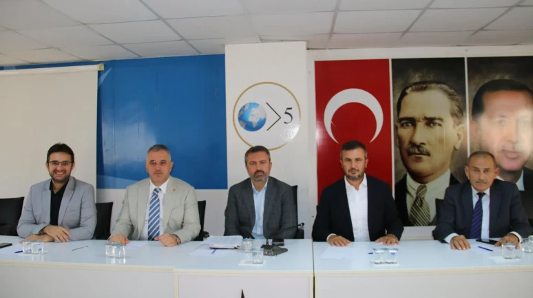 AK Parti Milletvekili Hasan Çilez, Mahalle ve Köy Başkanlarıyla Buluştu