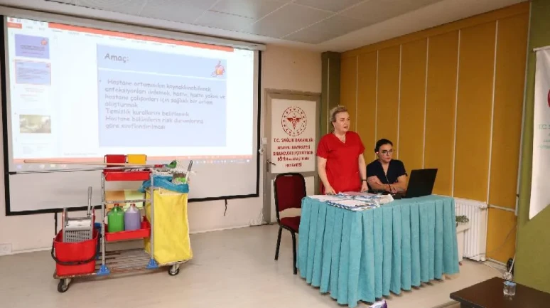 Amasya Üniversitesi Hastanesi’nde Temizlik Personeline Eğitim