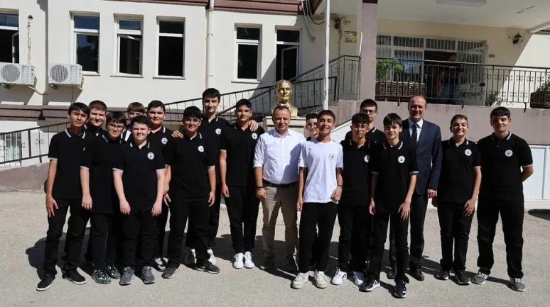 Amasya Belediye Başkanı Sevindi: Gençlerimizin Yanındayız