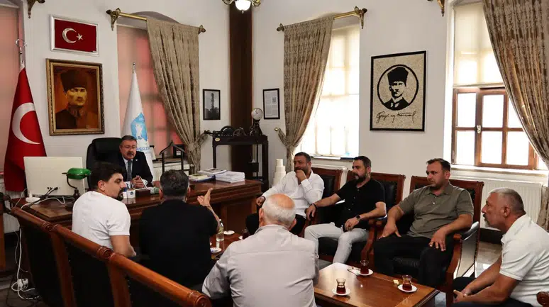 Başkan Alp Kargı Konuklarını Ağırladı