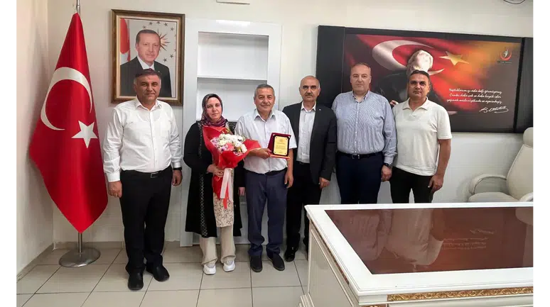 Amasya’da Emekliye Ayrılan Sağlık Çalışanına Vefa