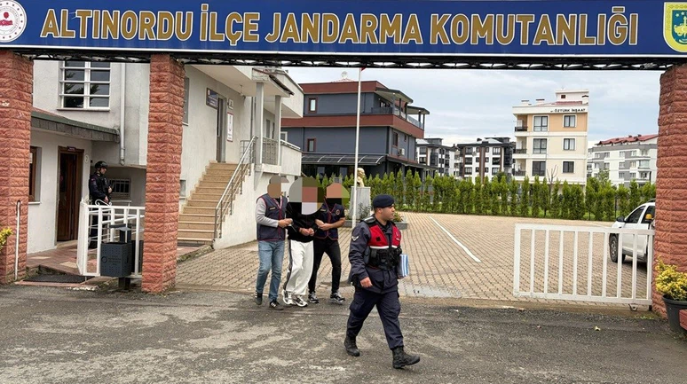 Evden Hırsızlık Yapan 2 Şüpheli Tutuklandı