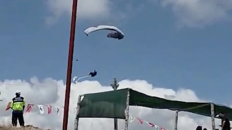 Çorum’da yamaç paraşütü pilotunun düşme anı kamerada