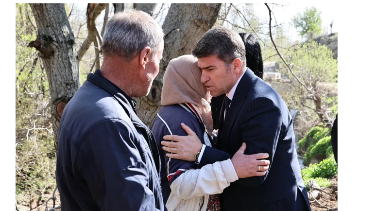 Vali Bakan'dan Yangınzede Aileye Ziyaret: “Devlet Her Zaman Yanınızda”