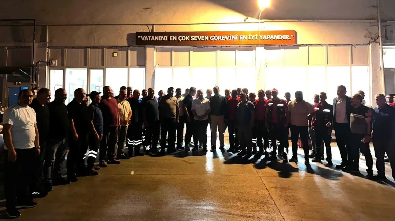 Başkan Turgay Sevindi Gece Mesaisindeki Temizlik Ekiplerini Ziyaret Etti