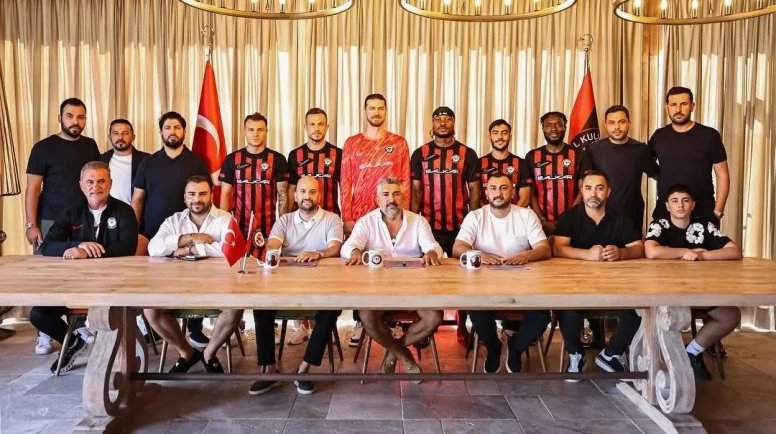 Çorum FK’dan Kırmızı Siyah İmza Şovu: 6 Yeni İmza