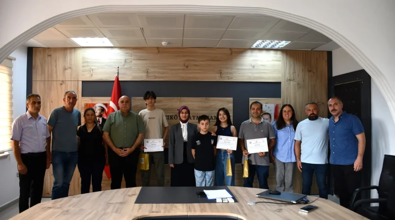 Gümüşhacıköy Kaymakamı Büşra Güneş’ten LGS Şampiyonlarına Tebrik ve Ödül