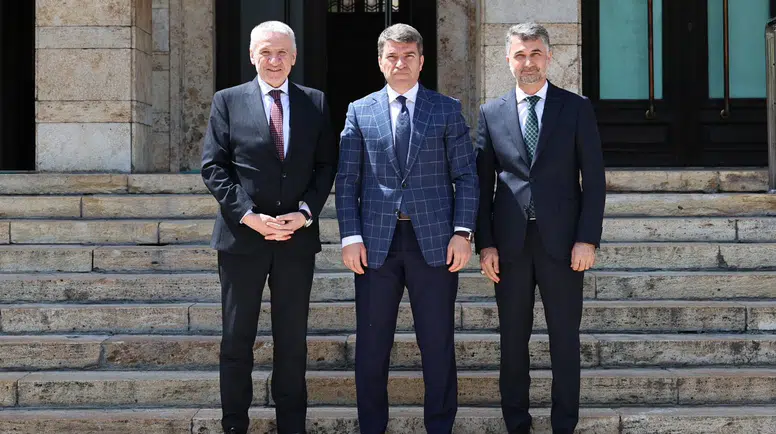 Amasya Valisi Bakan Genel Müdür Akbaş’ı Ağırladı