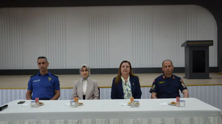 Gümüşhacıköy’de Bayram Sevinci Hep Birlikte Yaşandı
