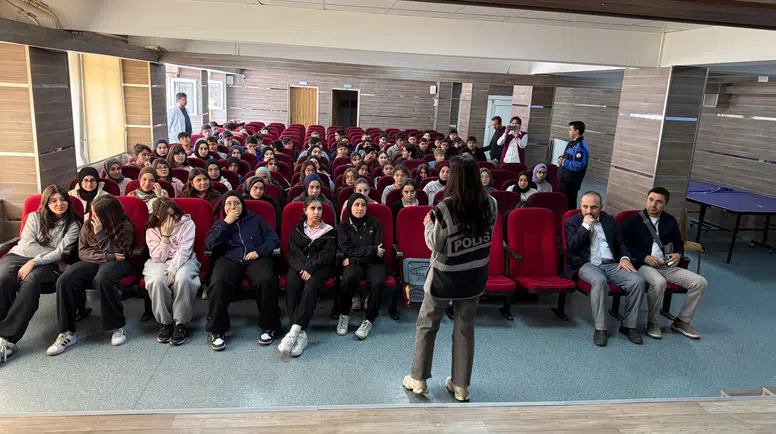 Amasya Polisi Okullarda Alarmda