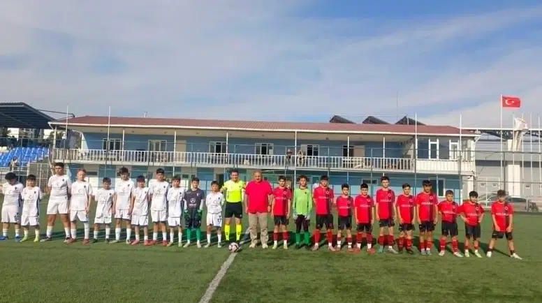 U13’te Şampiyon Merzifonspor! Kupa Penaltılarla Geldi