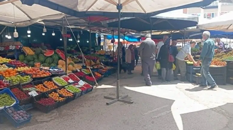 Merzifon Halk Pazarında Fiyatlar Düşüyor! Vatandaş Memnun