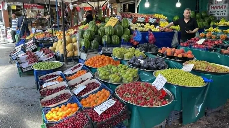 Merzifon Pazarında Yoğunluk Var, Fiyatlar Yerinde Sayıyor