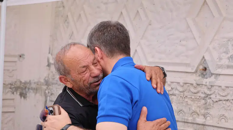 Vali Bakan'dan Acılı Ailelere Taziye Ziyareti