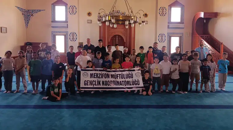 Minikler Cami Avlusunda Hem Eğlendi Hem Öğrendi