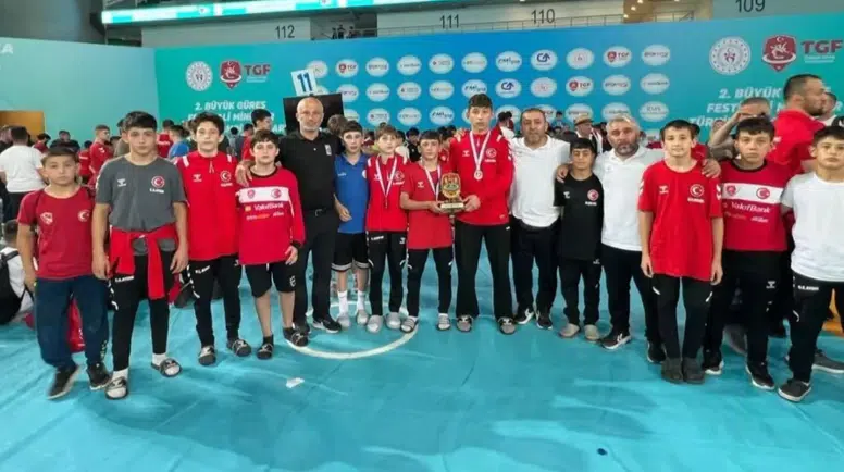 Amasyalı Minikler Türkiye'yi Salladı!