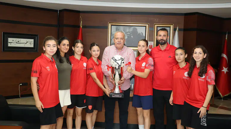 Şampiyon Takımdan Rektör Turabi'ye Ziyaret