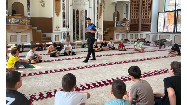 Amasya’da Akran Zorbalığına Karşı Polis Sahada!