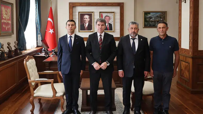 Kara Harp Okulu’nun Birincisi Vali Bakan’ın Makamında