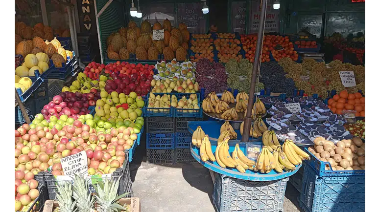 Merzifon Halk Pazarında Kış Hazırlığı Başladı: İşte Güncel Fiyatlar