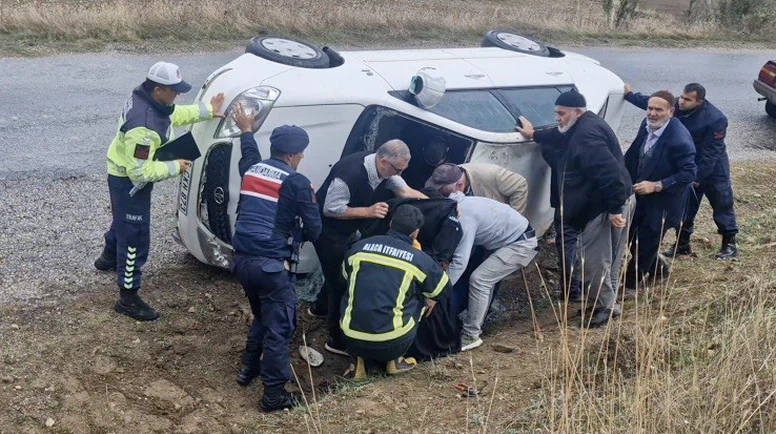Çorum’da Otomobil Devrildi: 2 Yaralı!