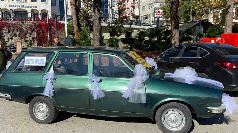 Örnek Hayırseverlik: 1982 Model Aracını Cami İnşaatına Bağışladı