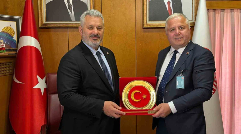 Siyasi Dengeleri Sarsan İstifa!