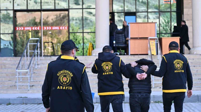 Aynı Apartmandaki İki Evden Altın ve Para Çalındı
