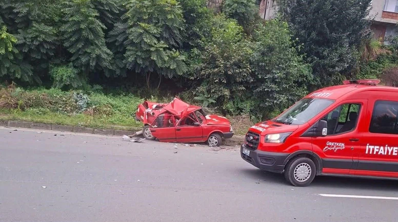 Arızalanan Otomobile Tır Çarptı: 2 Yaralı